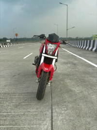 Red Benelli TNT 25