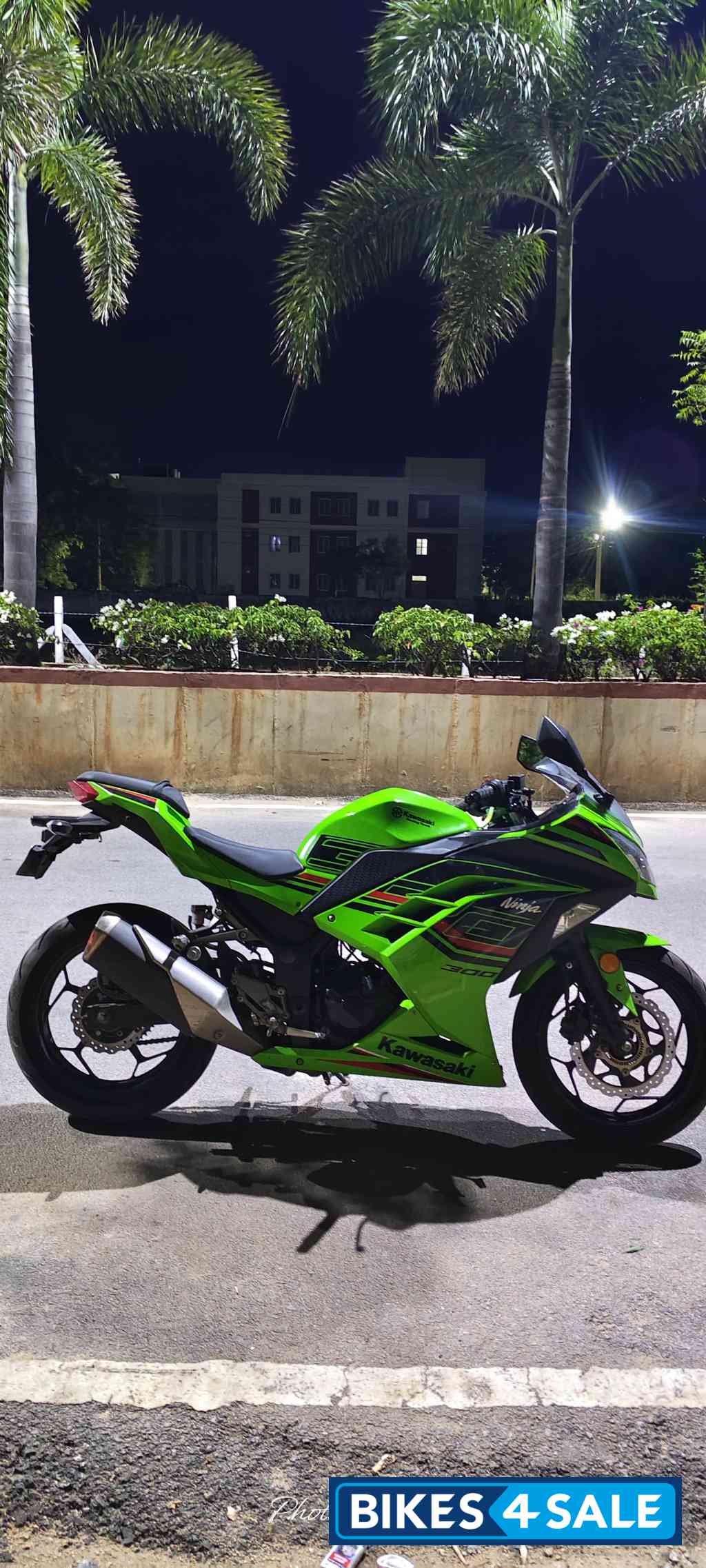 Kawasaki Ninja 300 BS6 2023