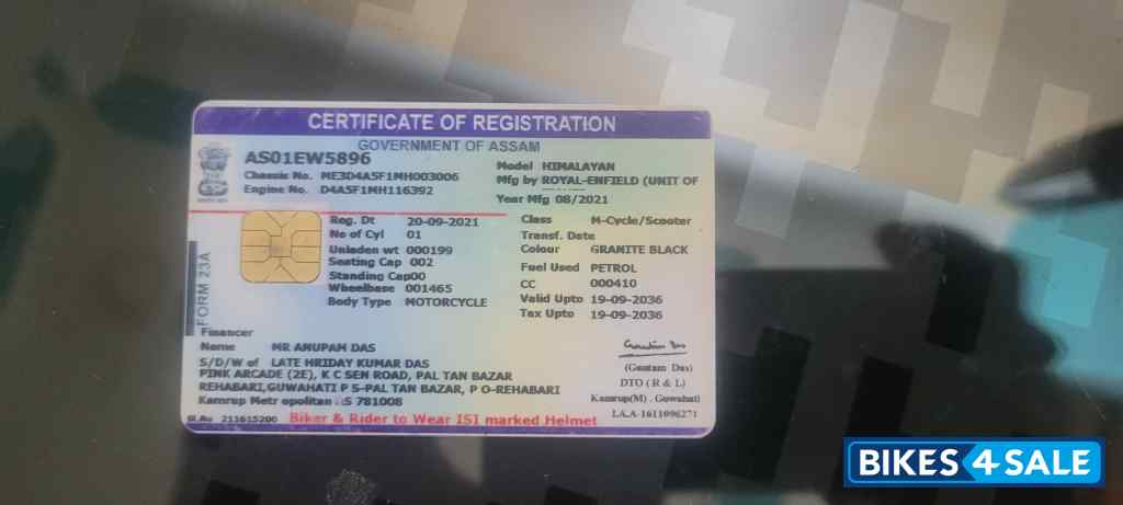 Black Royal Enfield Himalayan 2021