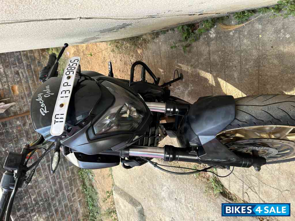 Matt Black Bajaj Dominar 400