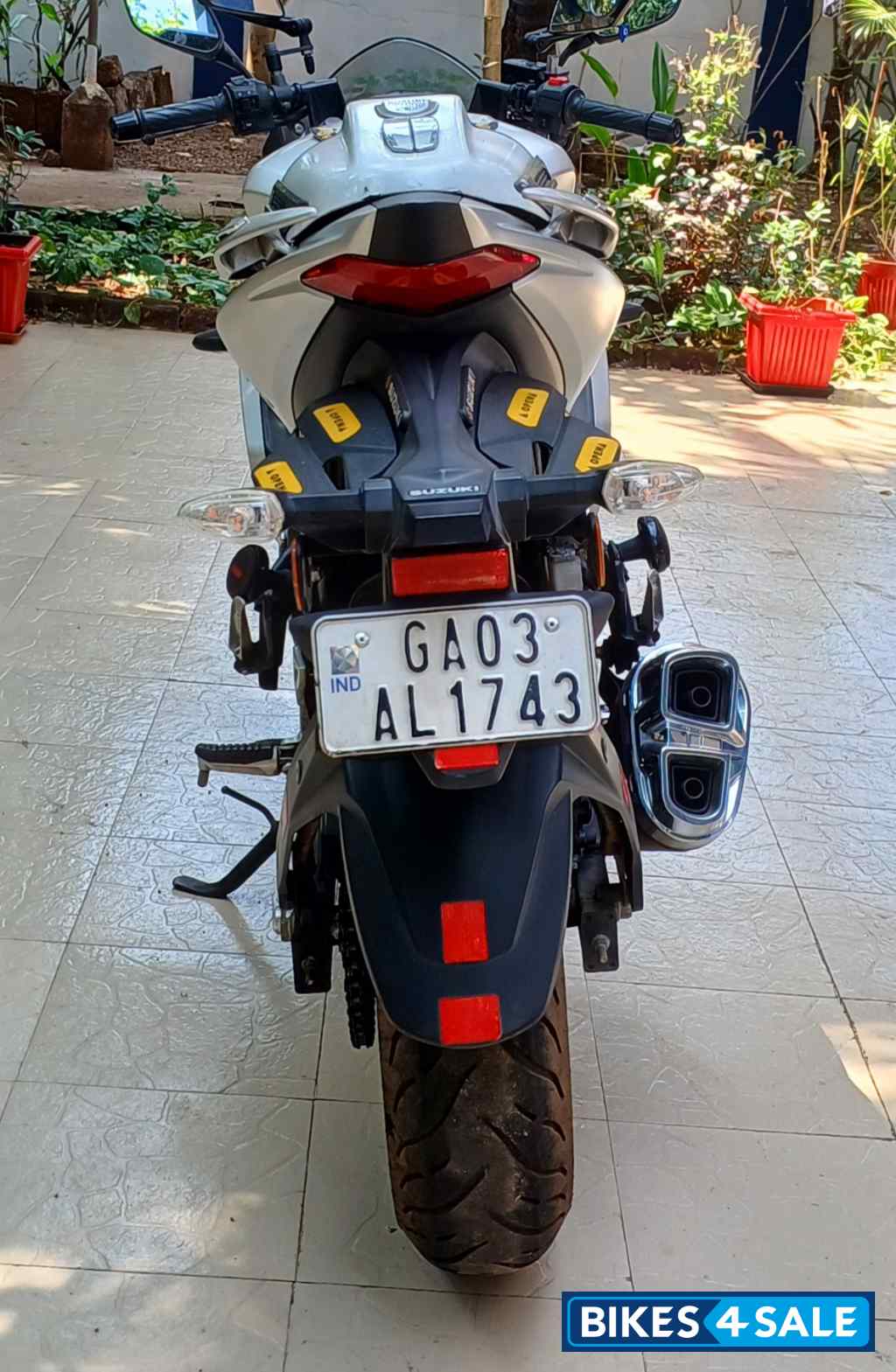 Matt Silver Suzuki Gixxer SF 250