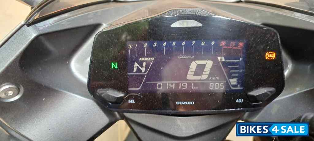 Matt Silver Suzuki Gixxer SF 250