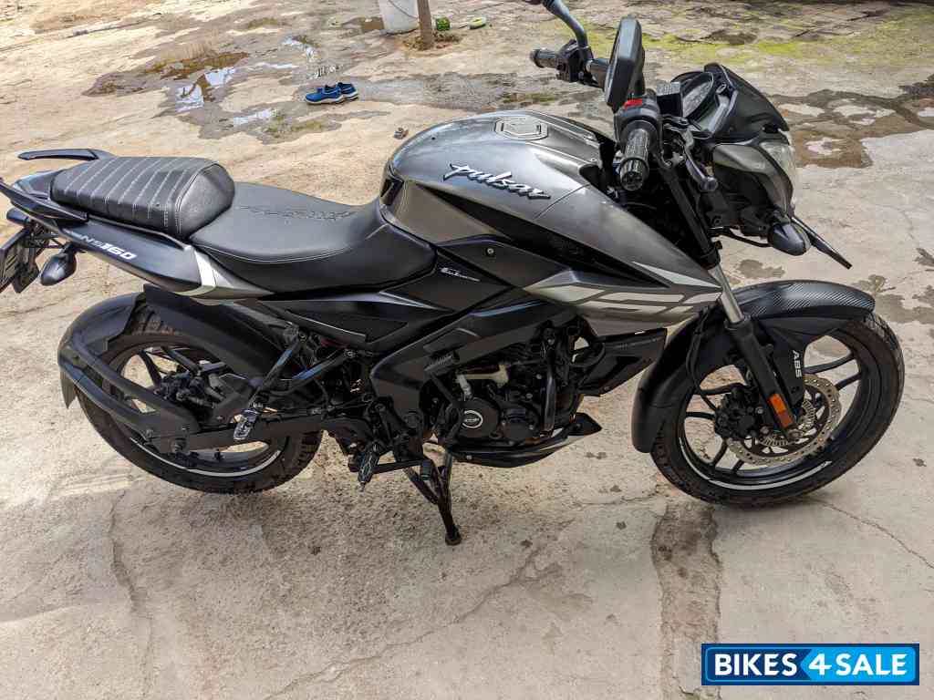 Black And Silver Bajaj Pulsar NS 160 BS6