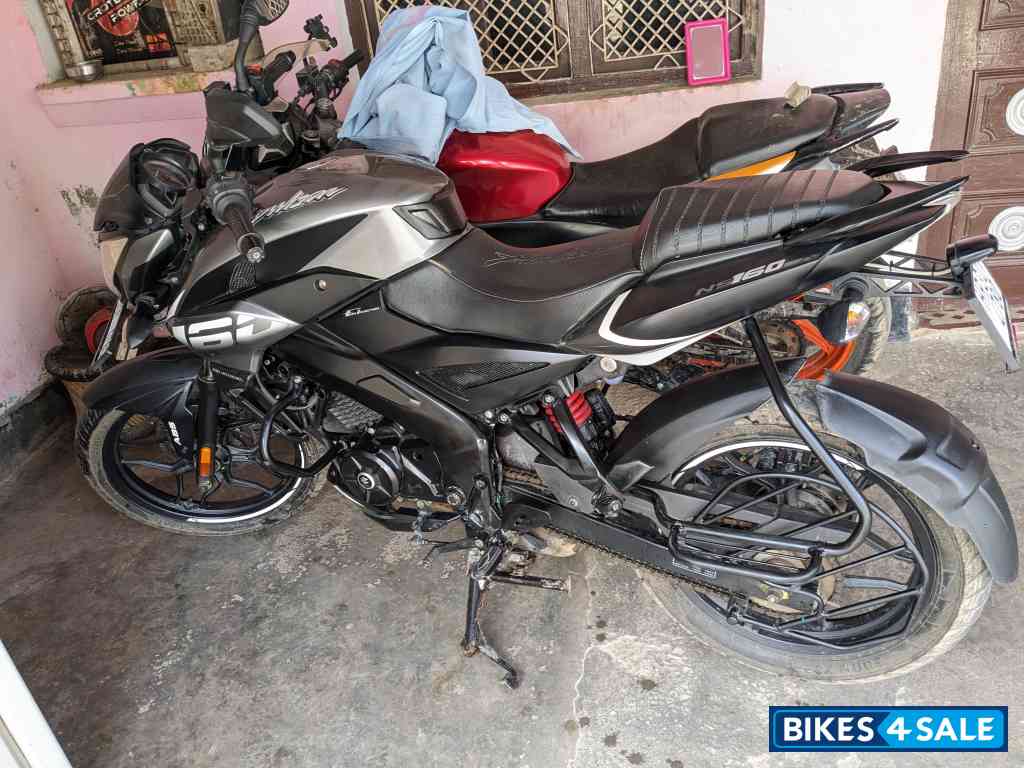 Black And Silver Bajaj Pulsar NS 160 BS6
