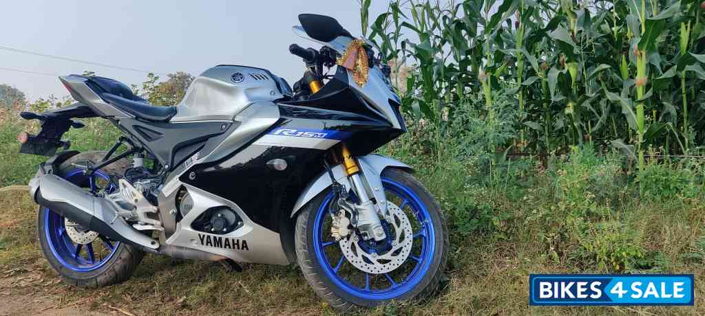 Yamaha R15M