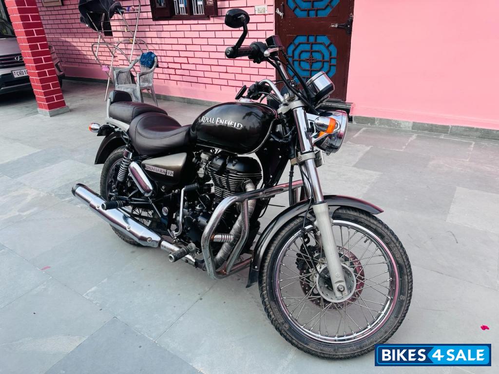 Lightening Royal Enfield Thunderbird TwinSpark 350