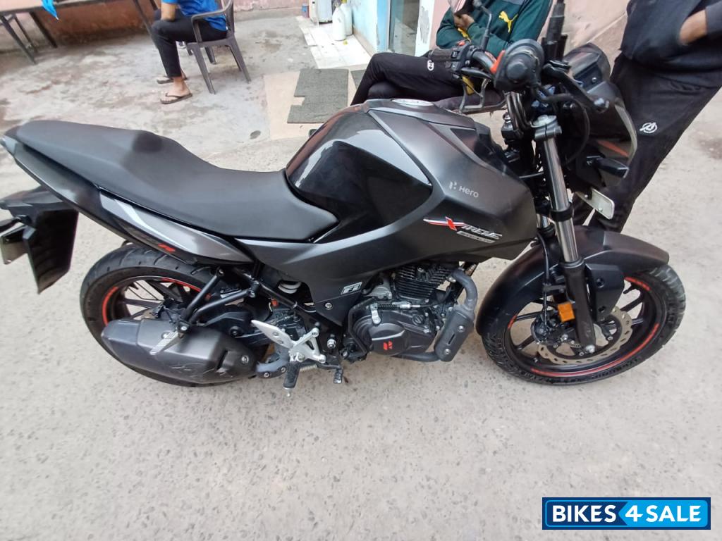 Hero Xtreme 160R Stealth Edition