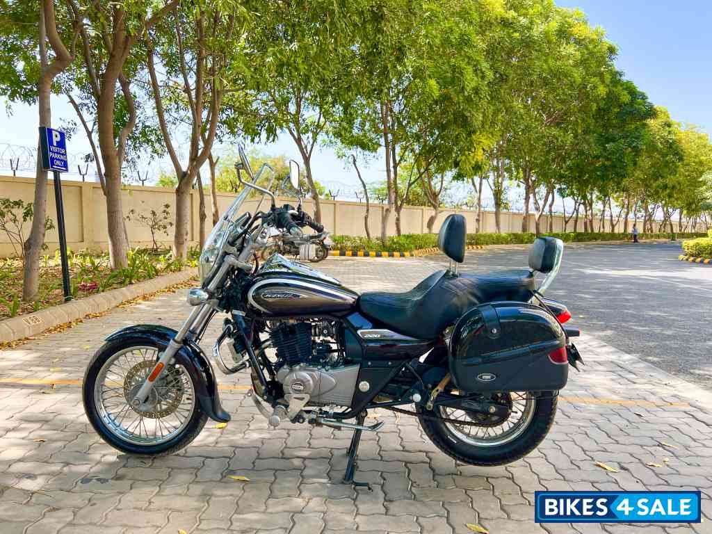 Bajaj Avenger Cruise 220 BS6