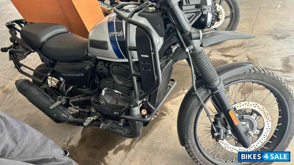 Yezdi Adventure Matte