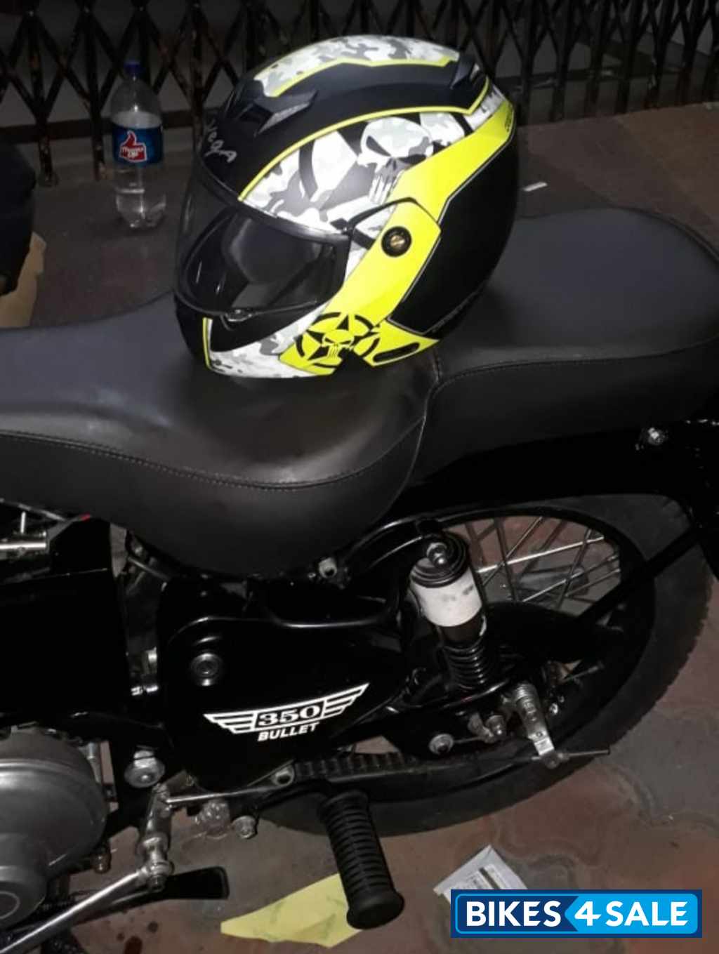 Black Royal Enfield Bullet Standard 350