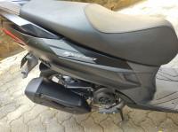 Black Aprilia SXR 160