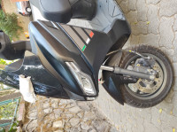 Black Aprilia SXR 160