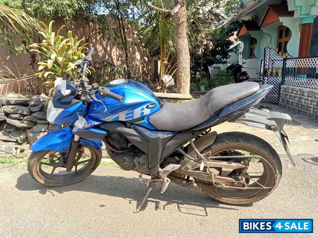 Blue Suzuki Gixxer 150
