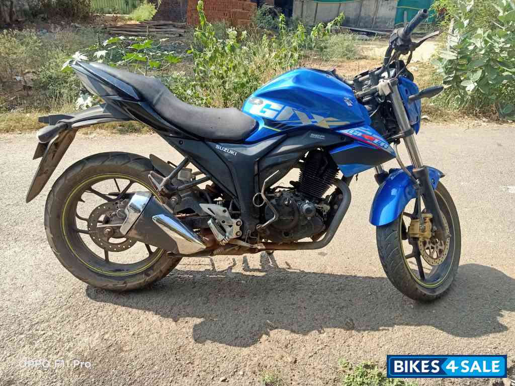 Blue Suzuki Gixxer 150