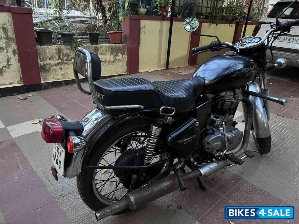Black Royal Enfield Bullet Electra Twinspark