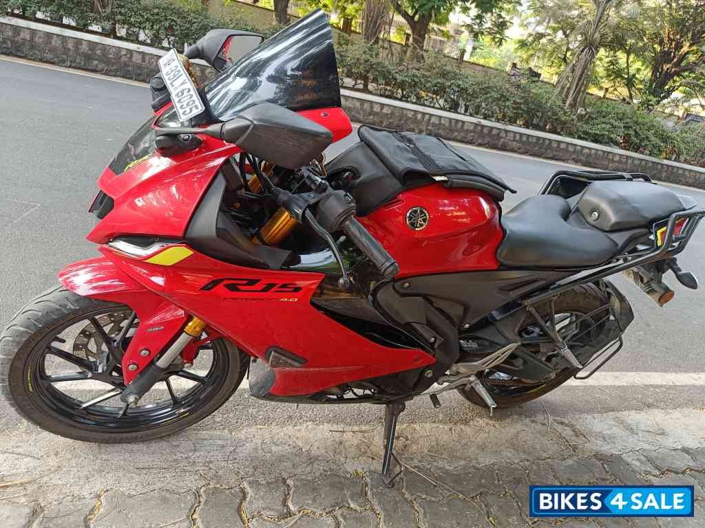 Yamaha R15 V4
