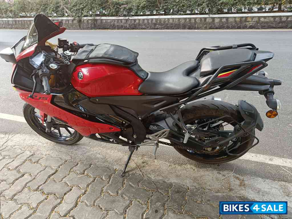 Yamaha R15 V4