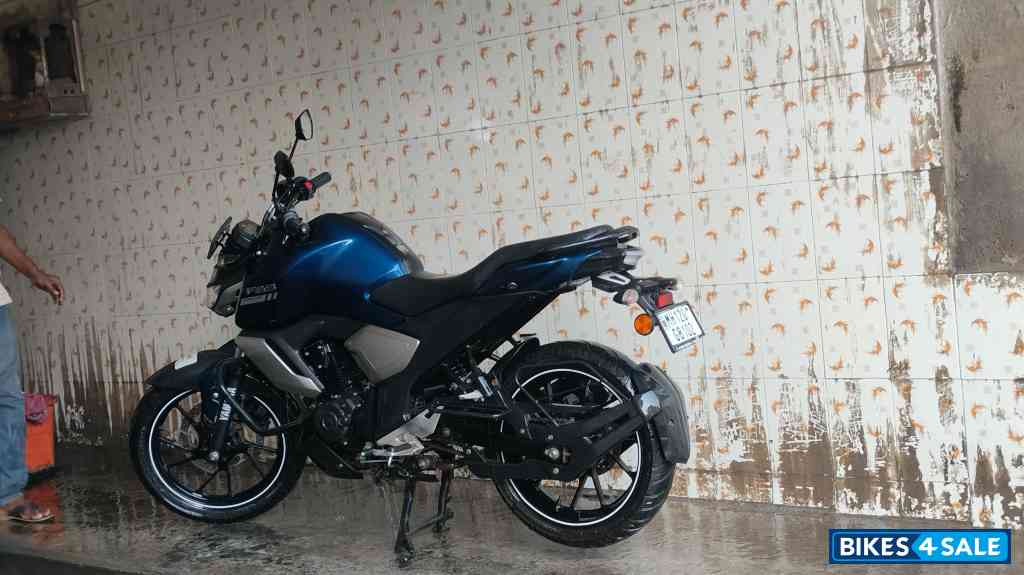 Yamaha FZS-FI Deluxe