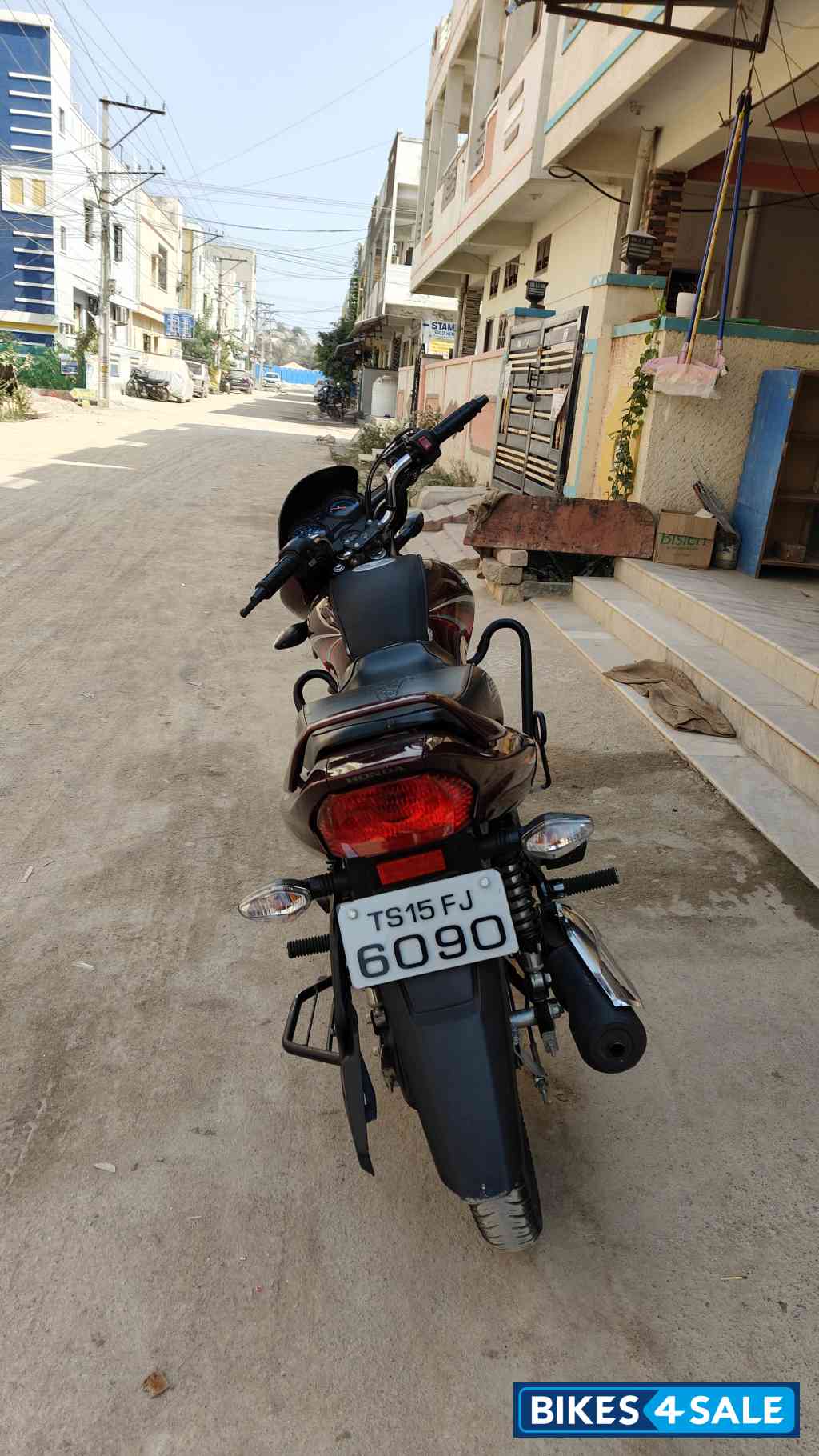 Red Honda Shine 125 Disc