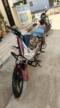 Red Honda Shine 125 Disc