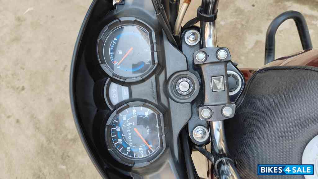 Red Honda Shine 125 Disc