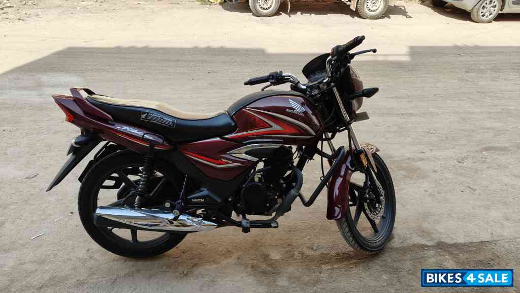 Red Honda Shine 125 Disc