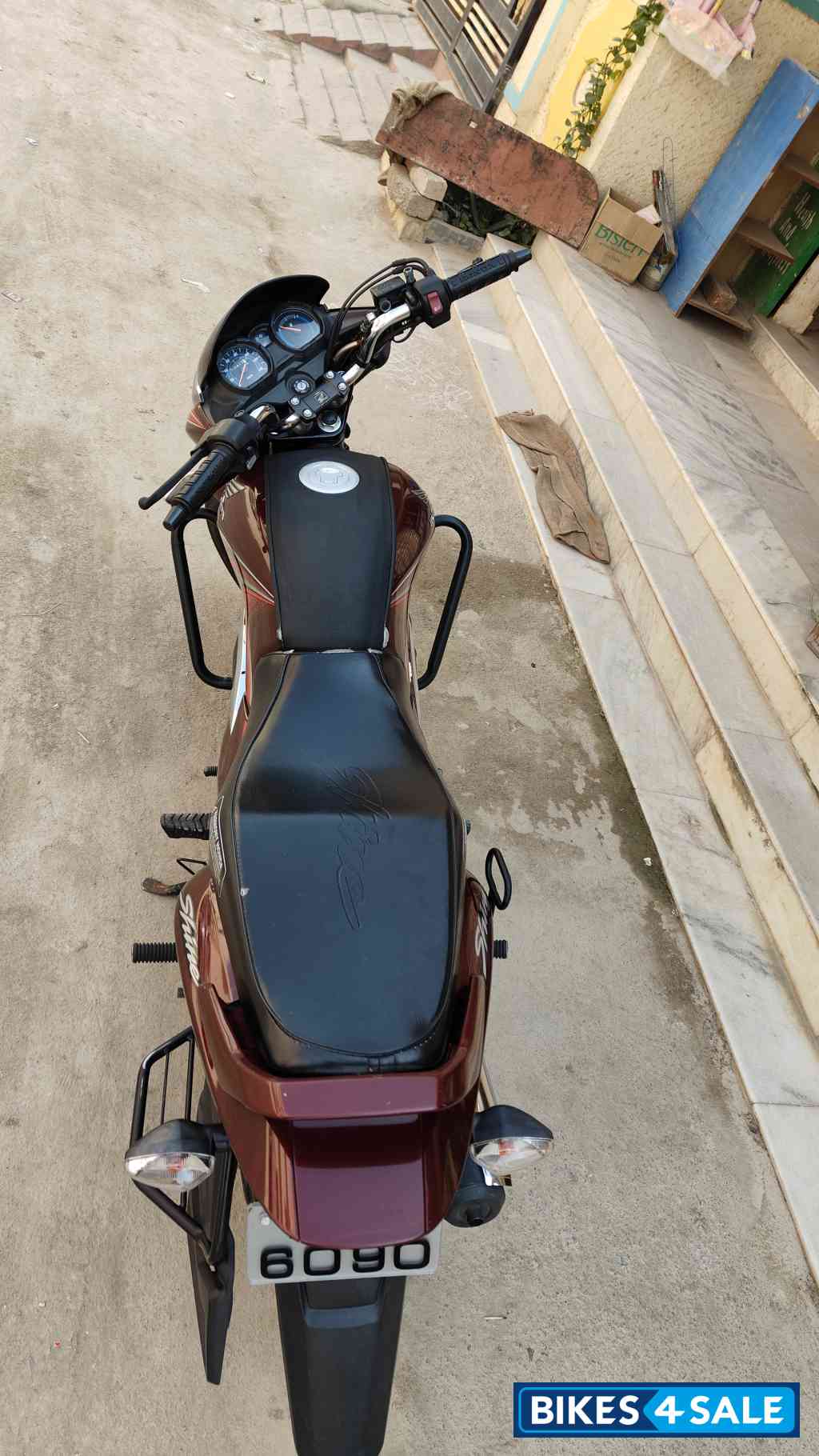 Red Honda Shine 125 Disc