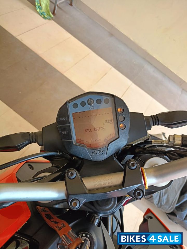 Orange&black KTM Duke 200