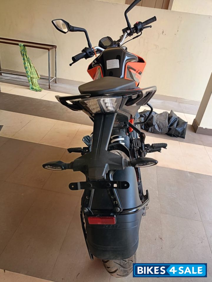 Orange&black KTM Duke 200