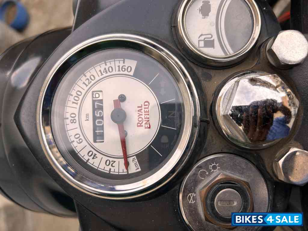 Royal Enfield Classic Stealth Black Royal Enfield Classic Stealth Black