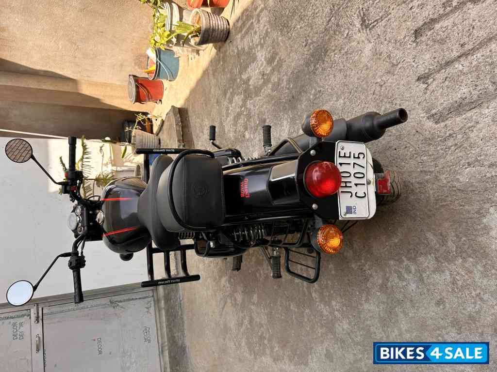 Royal Enfield Classic Stealth Black Royal Enfield Classic Stealth Black