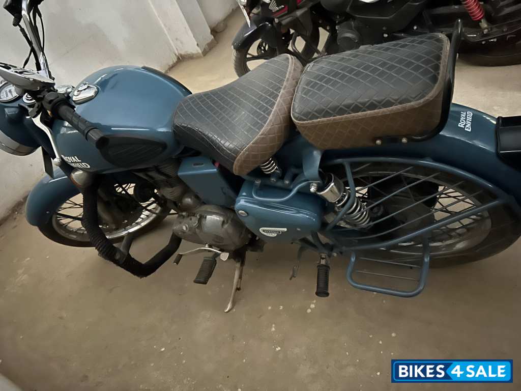 Royal Enfield Classic Squadron Blue