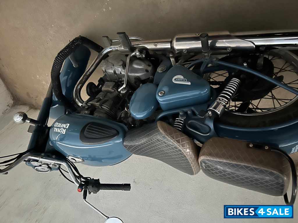 Royal Enfield Classic Squadron Blue