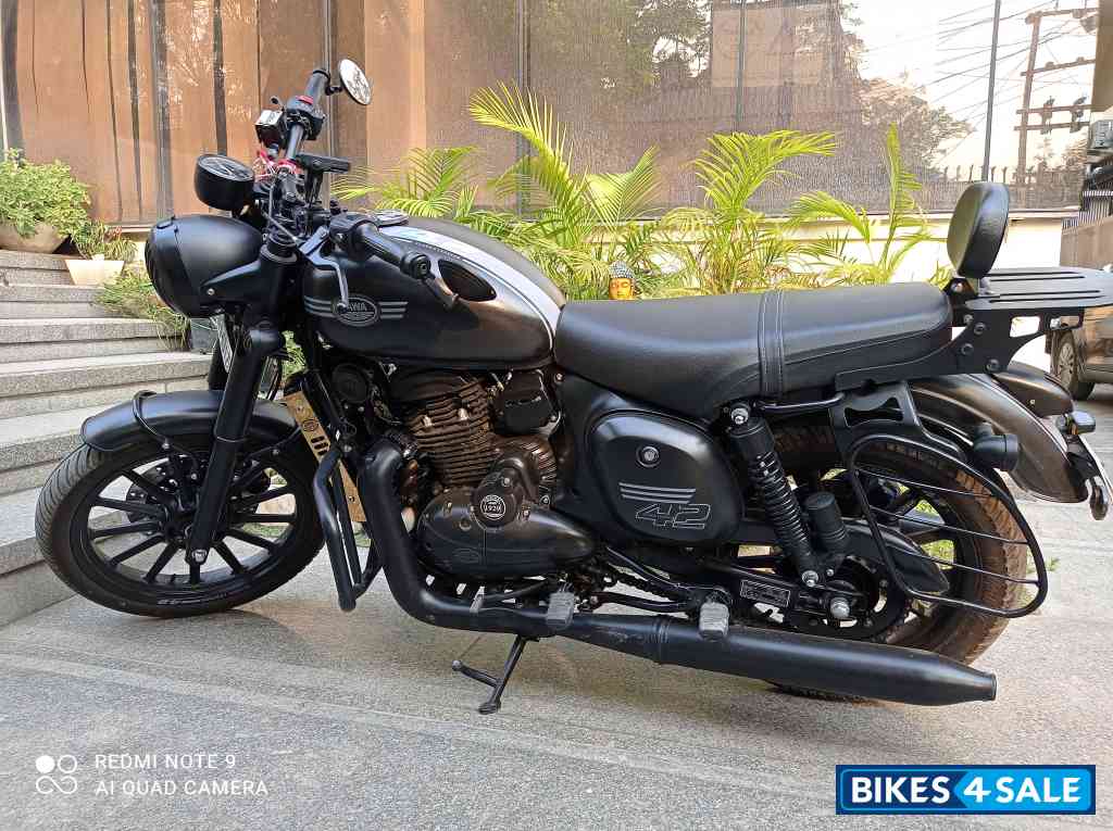 Jawa 42 Dual Channel ABS AllStar Black