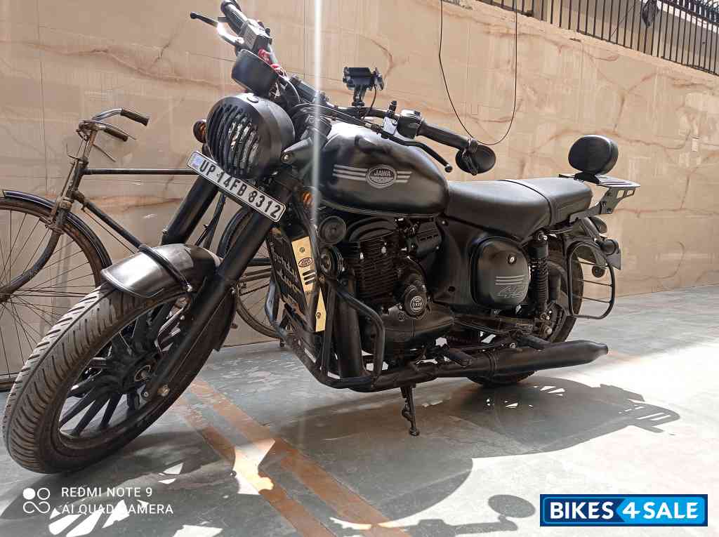 Jawa 42 Dual Channel ABS AllStar Black