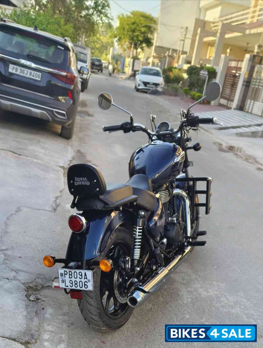 Blue Royal Enfield Meteor 350