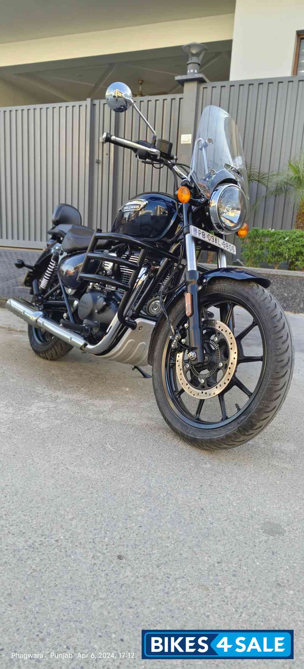 Blue Royal Enfield Meteor 350