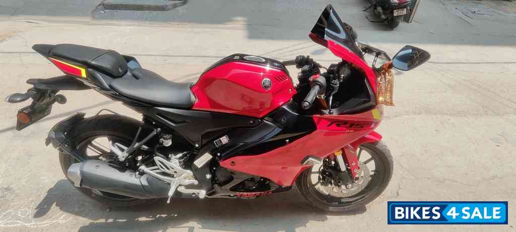 Yamaha R15 V4