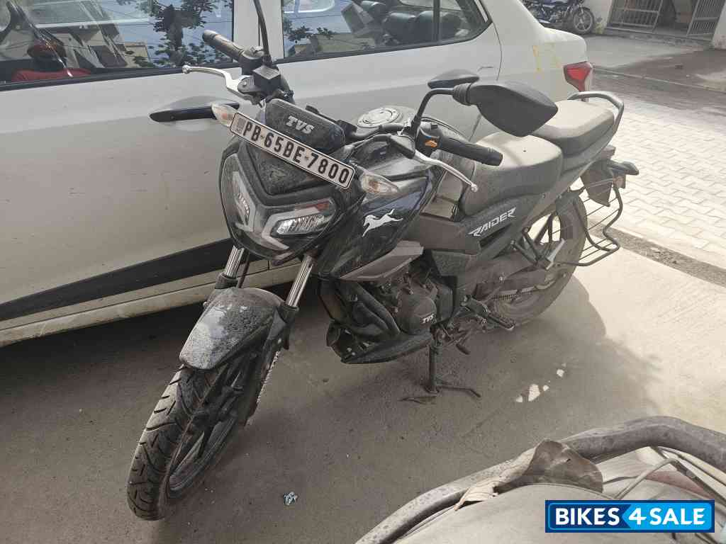 TVS Raider Split Seat