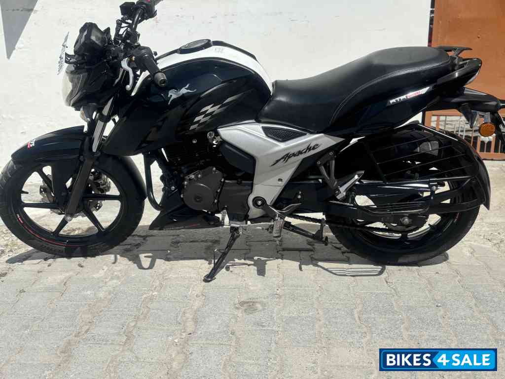 TVS Apache RTR 160 4V TVS Apache RTR 160 4V