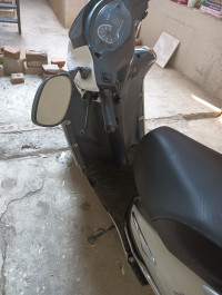 White Hero Destini 125 BS6