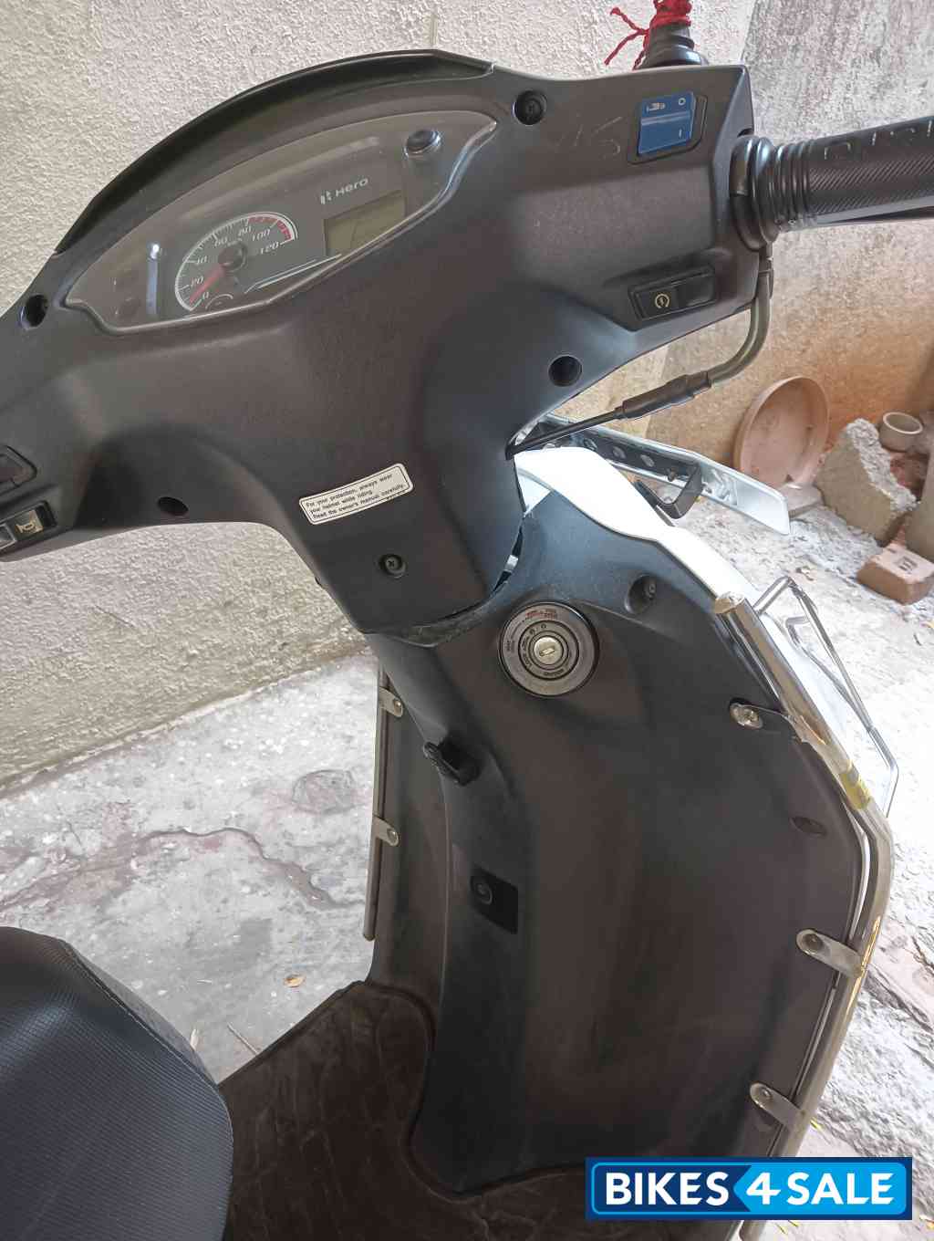 White Hero Destini 125 BS6