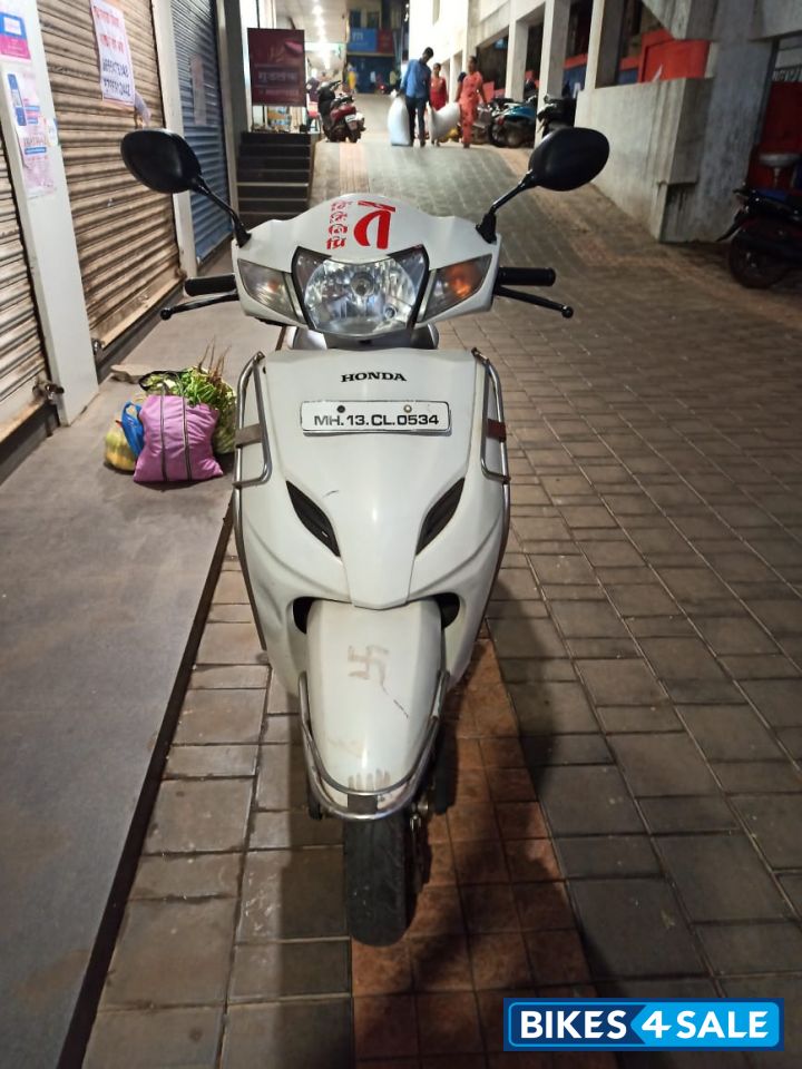 White Honda Activa 3G