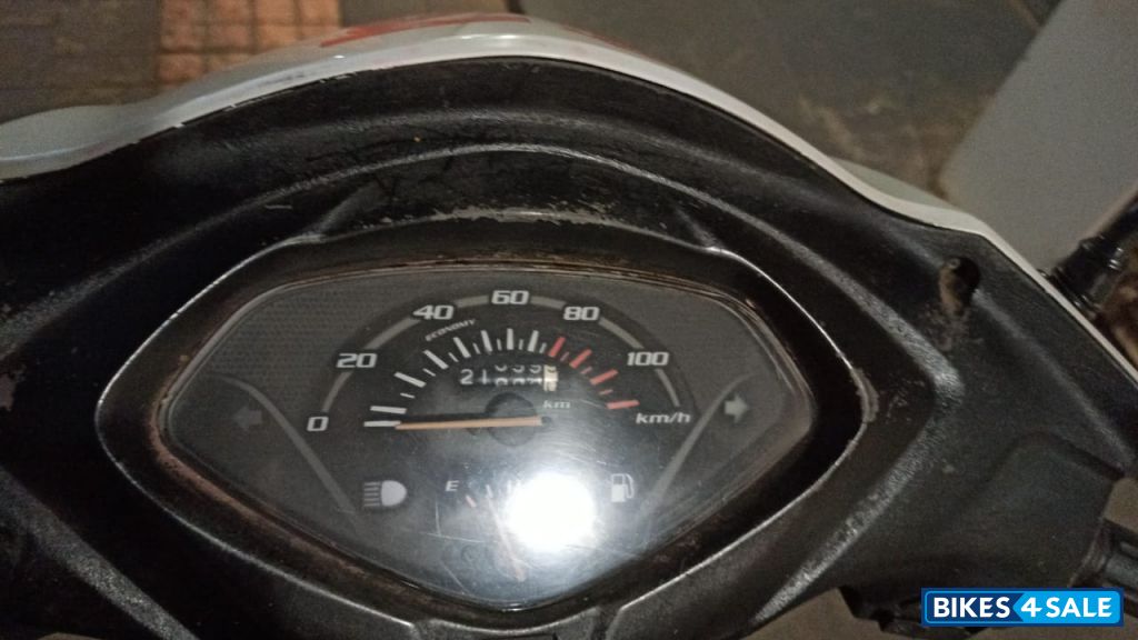 White Honda Activa 3G