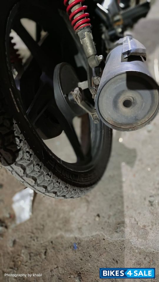 Black And Red Honda Shine 125 Disc