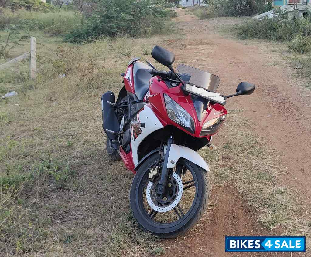 Cocktail Red Yamaha YZF R15 S