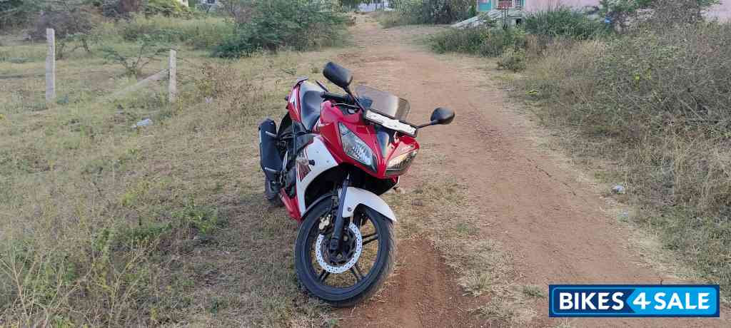 Cocktail Red Yamaha YZF R15 S