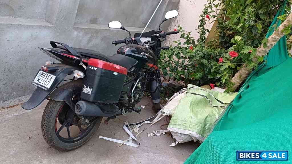 Black Bajaj Pulsar 125 Neon