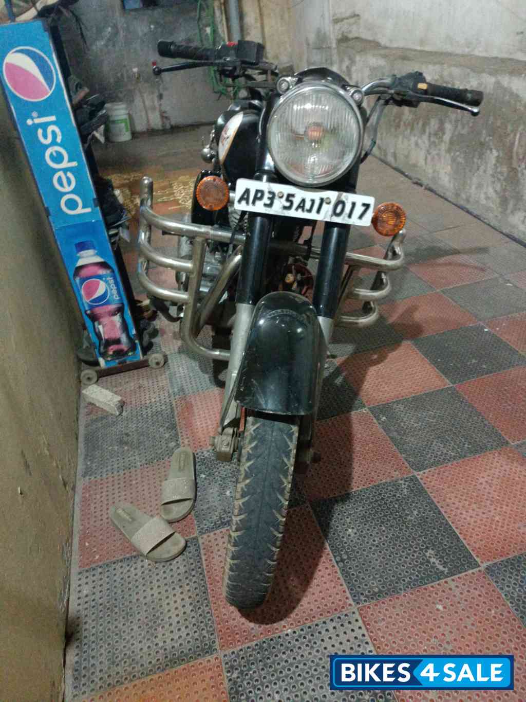 Black Royal Enfield Classic 350