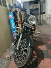 Black Royal Enfield Classic 350